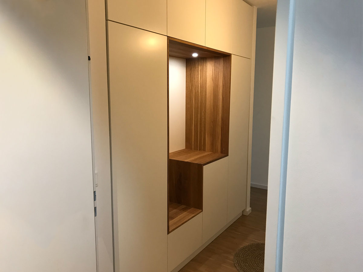 Einbauschrank mit Gaderobe