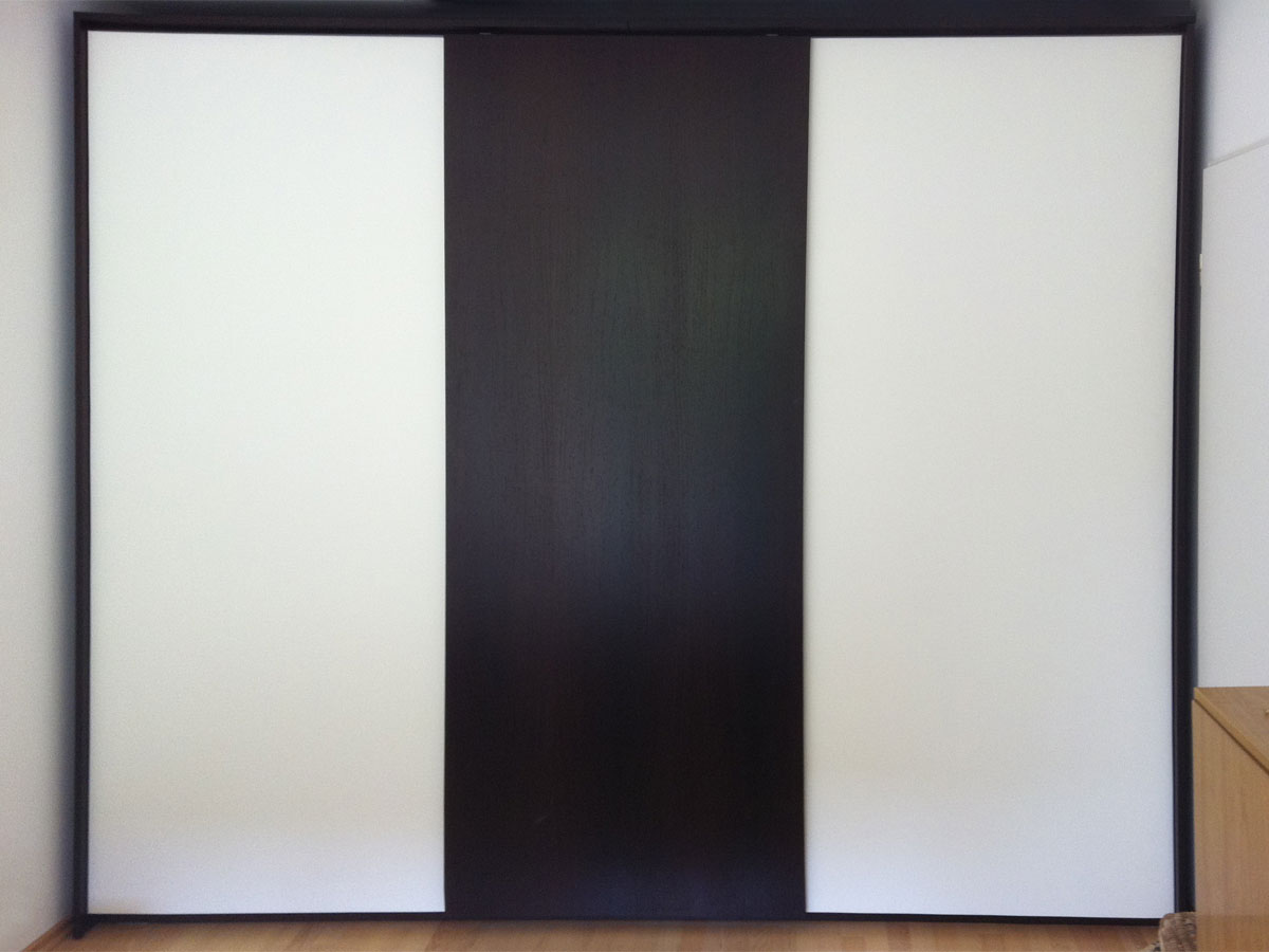 Kleiderschrank