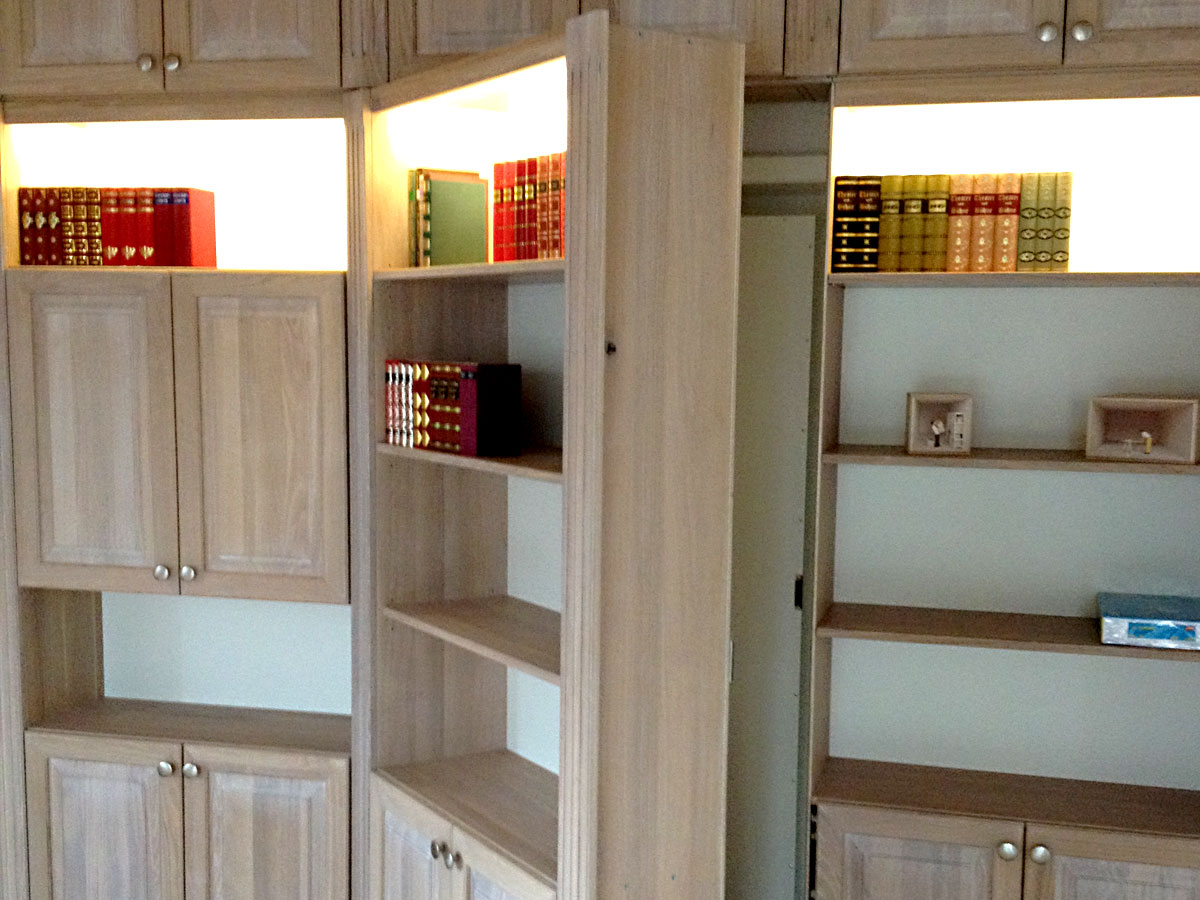 Einbauschrank mit Geheimtür