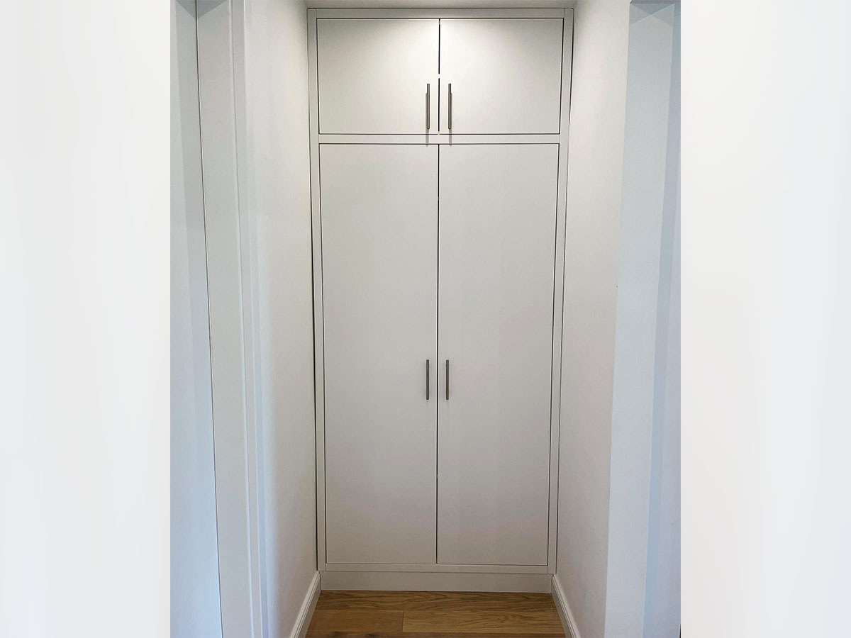 Garderobenschrank