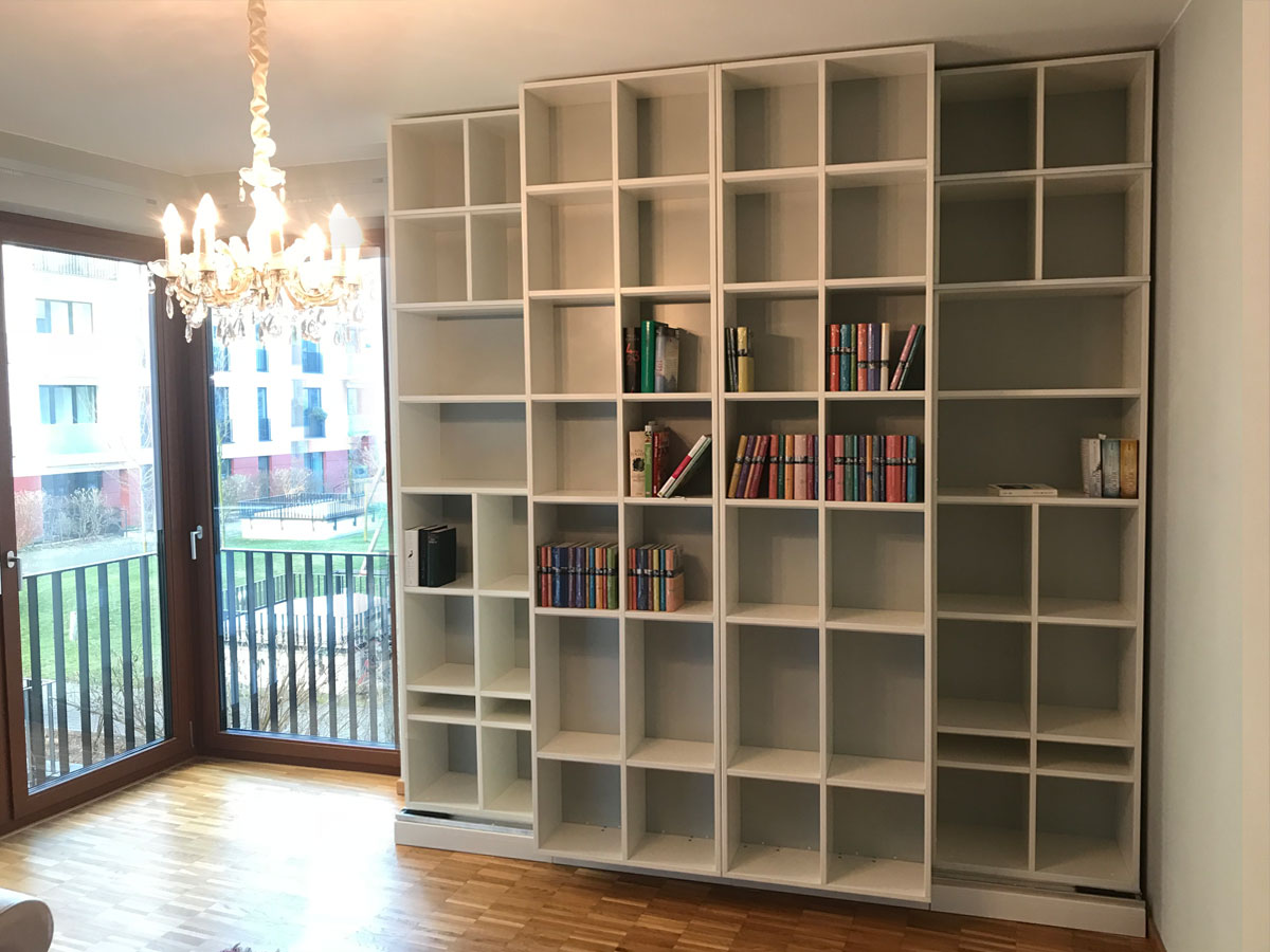Verschiebbares Bücherregal