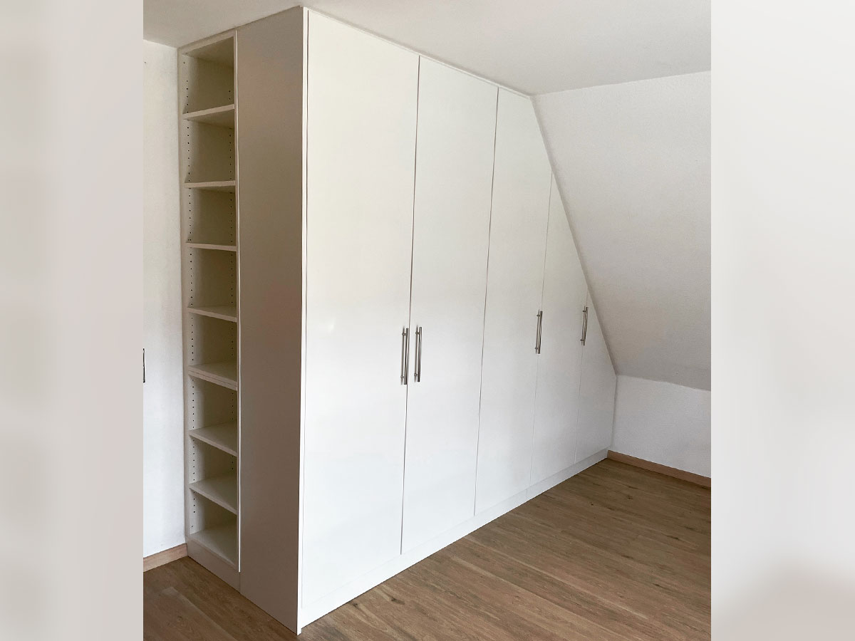 Schrank für Dachschrägen