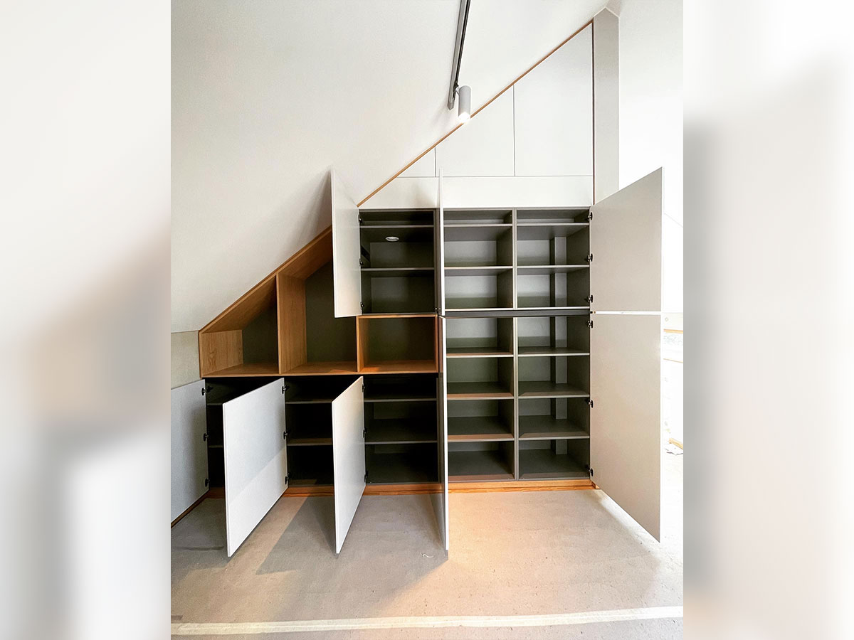 Schrank für Dachschrägen