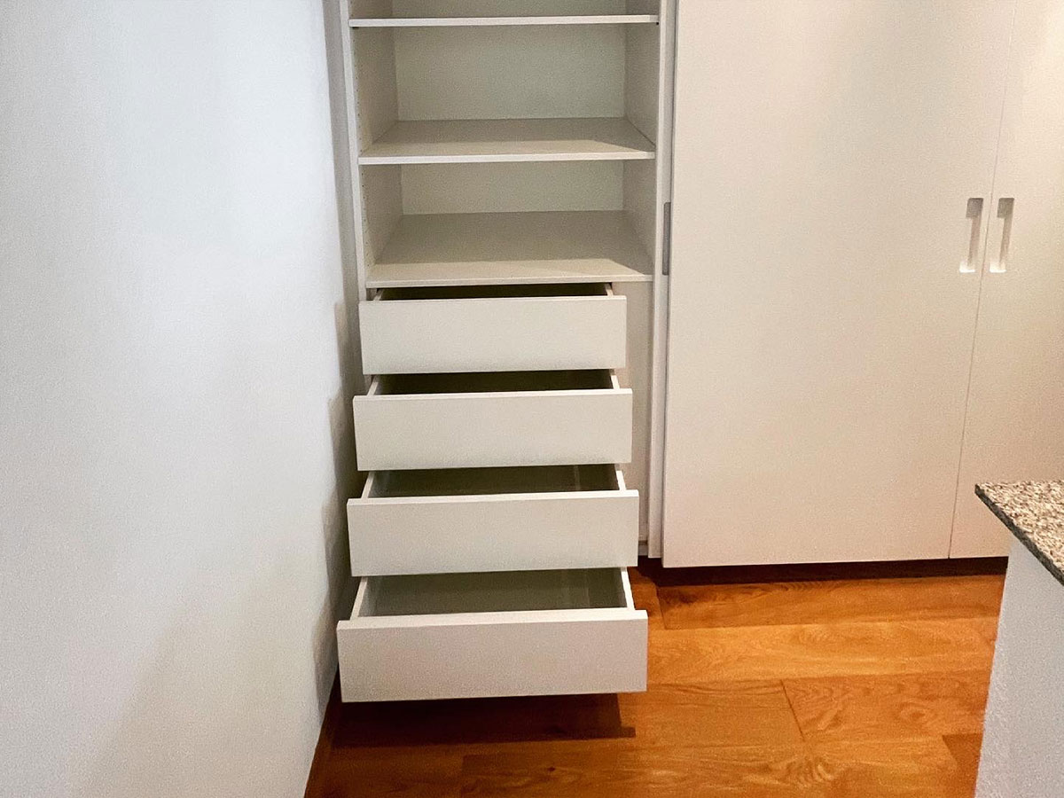 Kleiderschrank