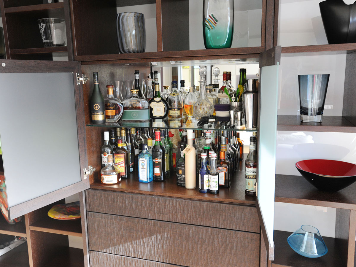 Wohnzimmerschrank